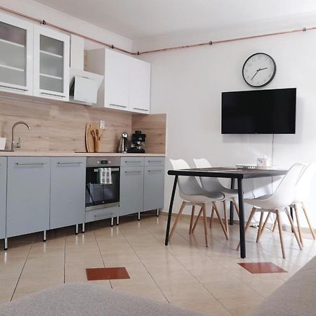 Napvirag Vendeghaz Villa เคสเท ภายนอก รูปภาพ